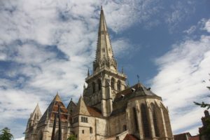 Wanderurlaub: die Kathedrale von Autun.