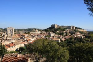 Wandern Provence, Blick auf die Schwesterstadt von Avignon