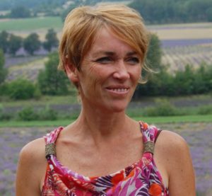 Wandern Provence, Reiseleitung Sabine bei der Lavendelblüte in der Provence