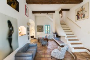 Lounge im Weingut Ihrer Provence mit Kindern Reise