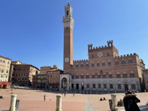 Toskana Urlaub: Platz in Siena.