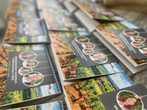 Reisekalender - Überkocht von mehreren Tour Exquisit Reisekalendern und Weihnachtskarten.