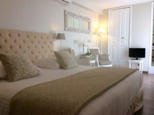 Côte d'Azur Urlaub: Zimmerbeispiel der Villa.